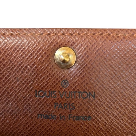 Louis Vuitton Monogram Hook Key Holder - Picture 10 of 15